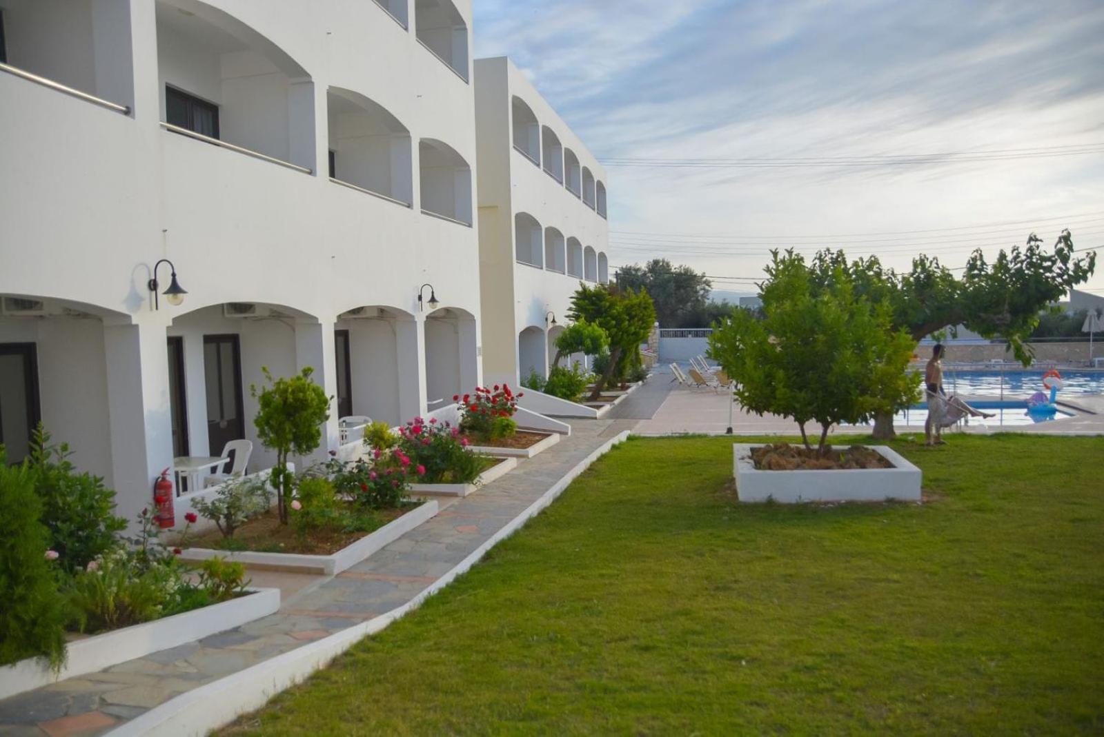 Adel Paradise Adelianos Kampos Dış mekan fotoğraf